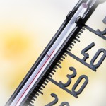 Hitzewelle in Deutschland: bei Außenarbeiten müssen sich Maler und Stuckateure vor Sonne schützen.