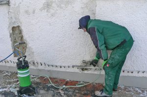Nachträgliche Horizontalsperren ersparen aufwendige Baumaßnahmen bei Mauerfeuchte
