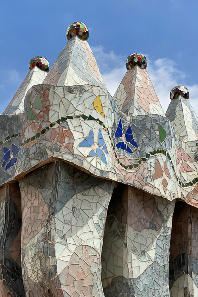 Kamingruppe auf dem Dach der Casa Batlló